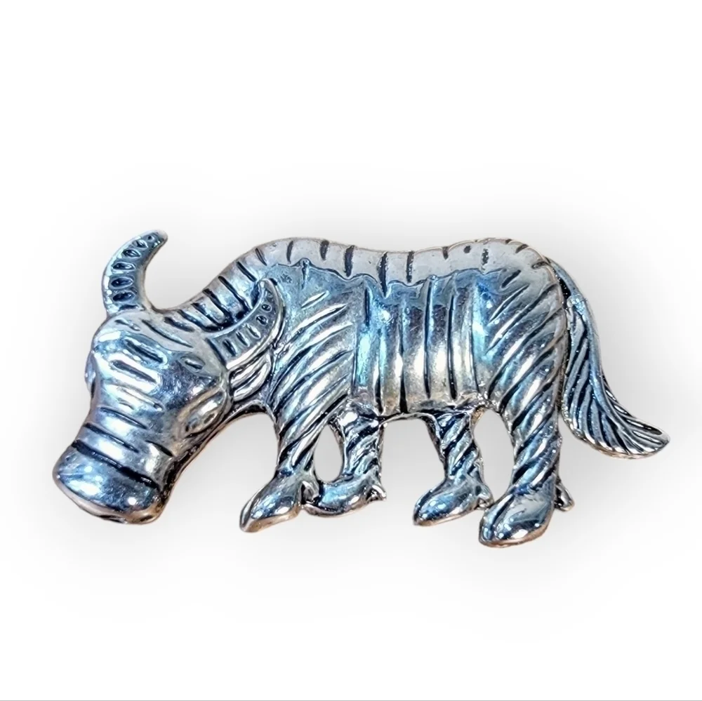 Vintage Buffalo Brooch Pin Metal 1970s - Picture 3 of 11